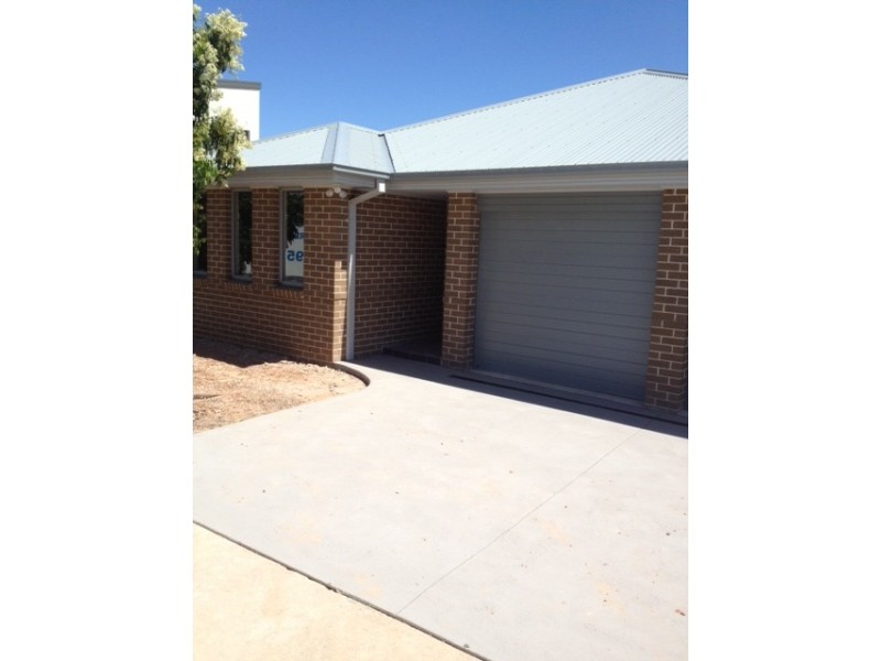 3 Burton Avenue, Ingleburn NSW 2565