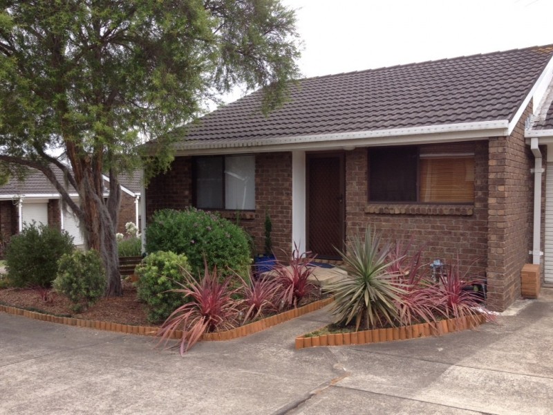 8/16 Bensley Road, Macquarie Fields NSW 2564