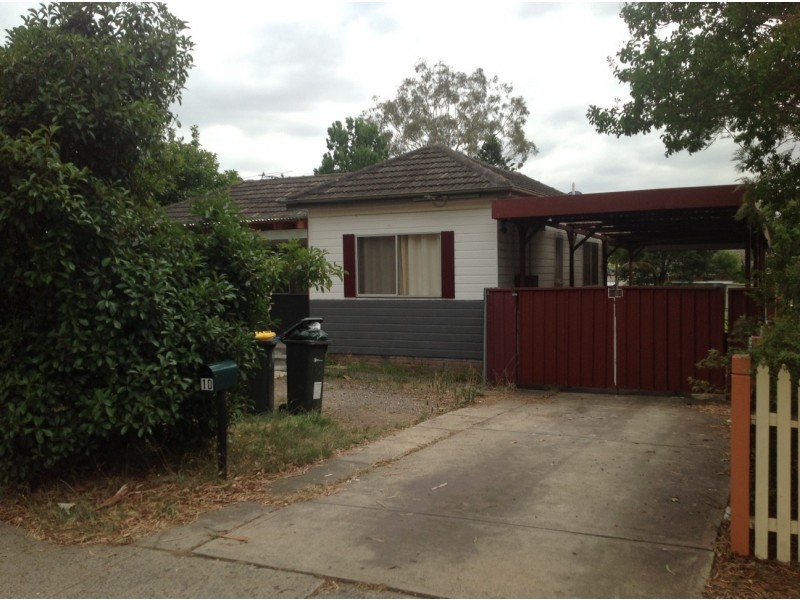 10 Saywell Road, Macquarie Fields NSW 2564