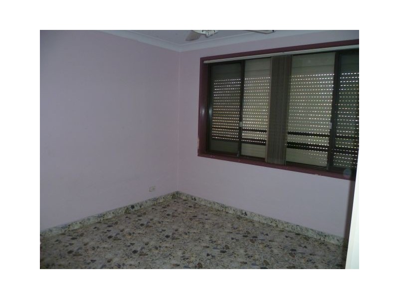1 Owen Stanley Road, Glenfield NSW 2167