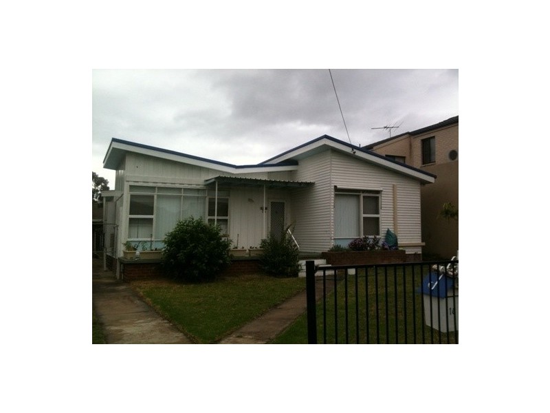 16 Aubrey Street, Ingleburn NSW 2565