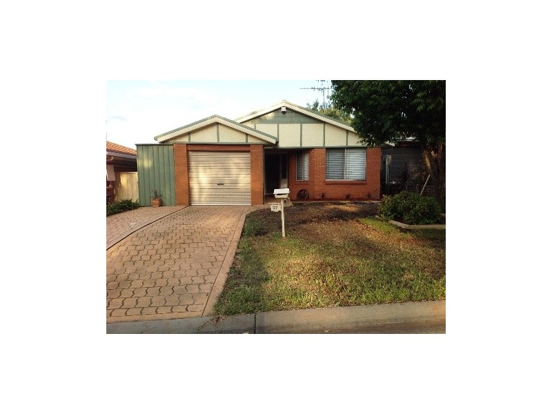 27 Gadshill Place, Rosemeadow NSW 2560