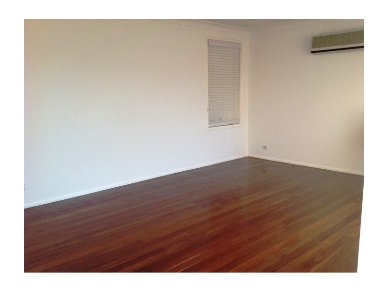 27 Gadshill Place, Rosemeadow NSW 2560