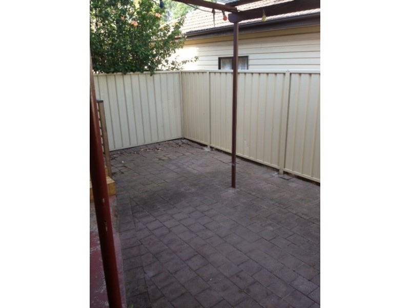 2/9-11 Gordon Ave, Ingleburn NSW 2565