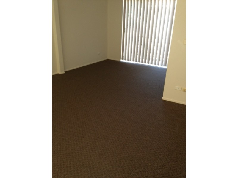 2/9-11 Gordon Ave, Ingleburn NSW 2565