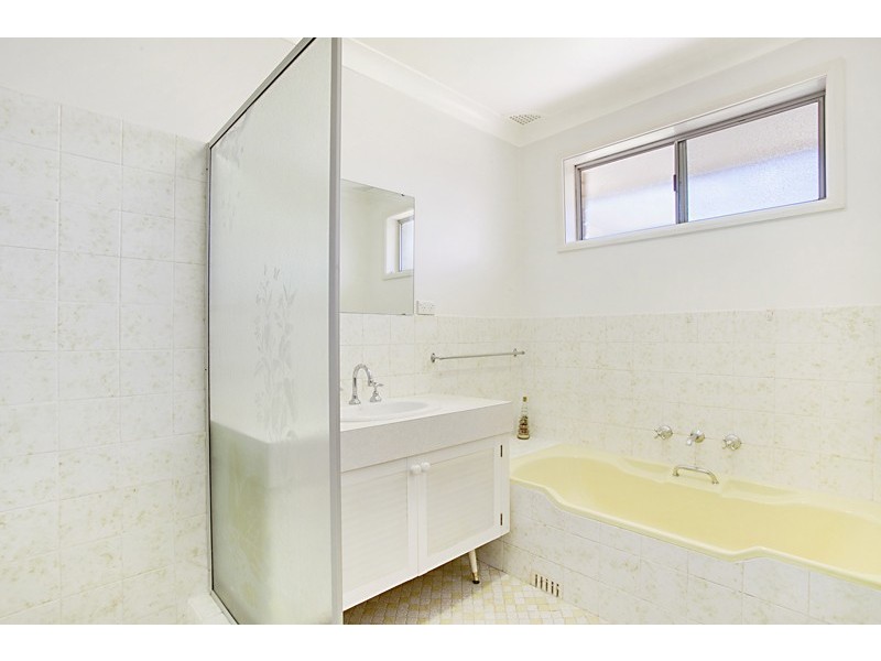 14 Valley Road, Campbelltown NSW 2560