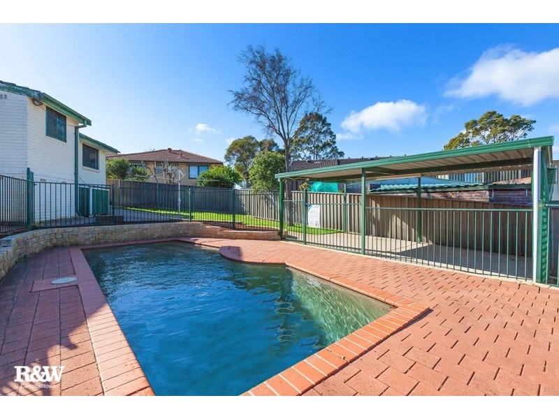 292 The Parkway, Bradbury NSW 2560