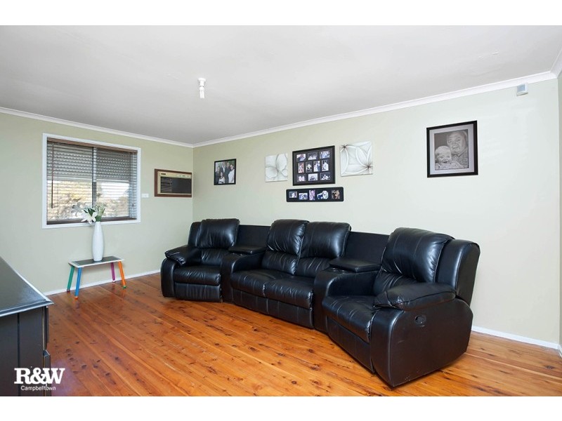 292 The Parkway, Bradbury NSW 2560