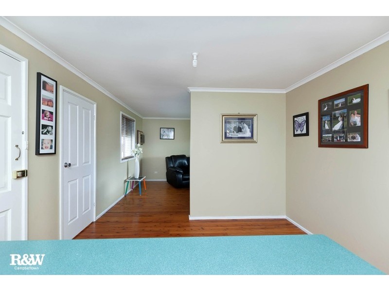 292 The Parkway, Bradbury NSW 2560