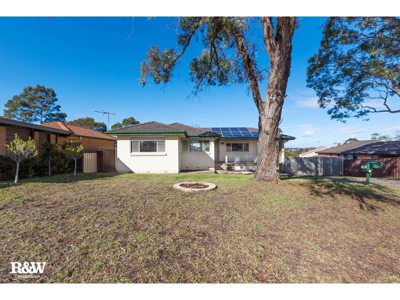 292 The Parkway, Bradbury NSW 2560