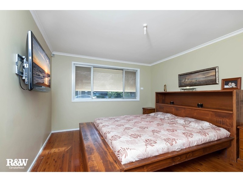 292 The Parkway, Bradbury NSW 2560