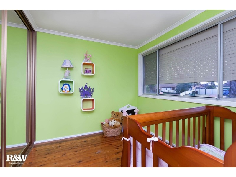 292 The Parkway, Bradbury NSW 2560