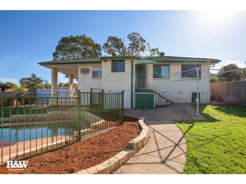 292 The Parkway, Bradbury NSW 2560