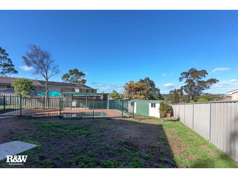 292 The Parkway, Bradbury NSW 2560