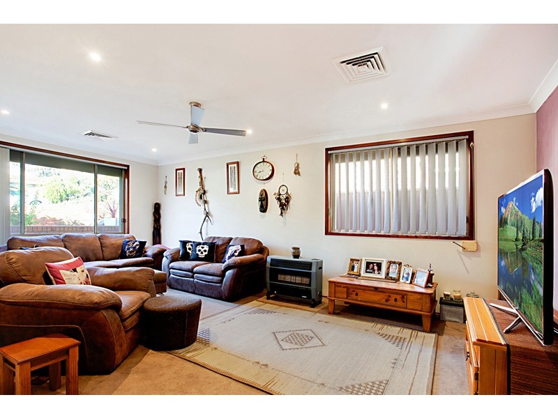 19 Granite Place, Eagle Vale NSW 2558