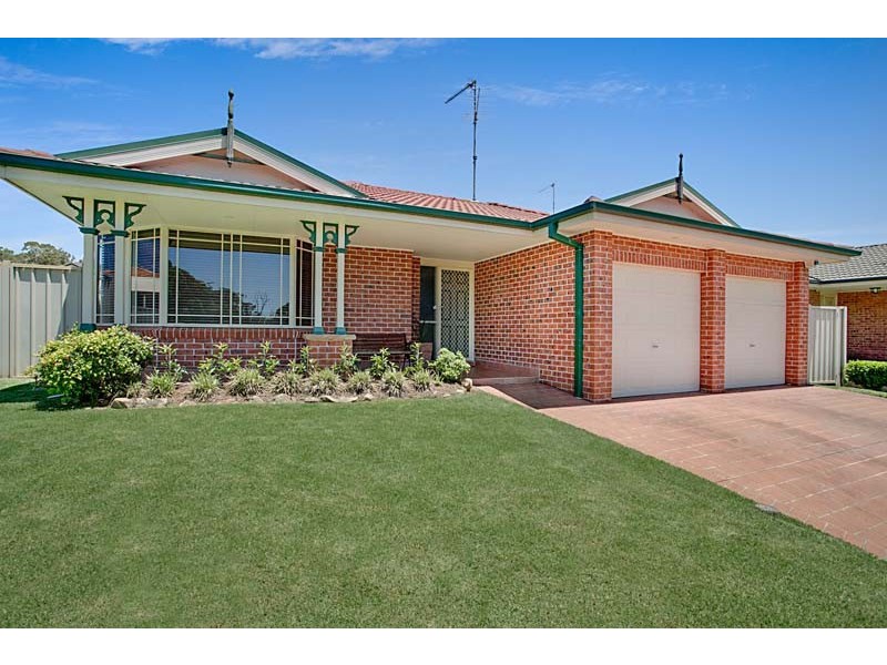10 Fullerton Circuit, St Helens Park NSW 2560