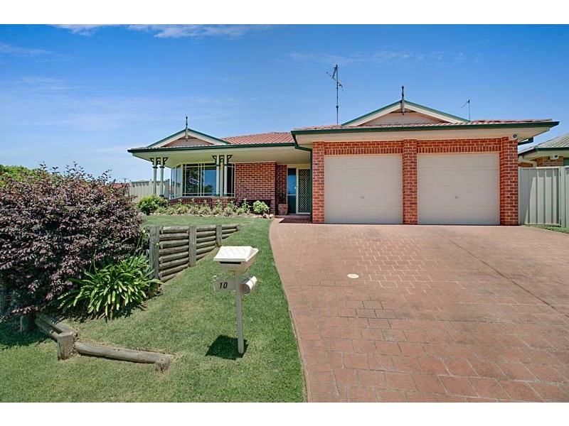 10 Fullerton Circuit, St Helens Park NSW 2560