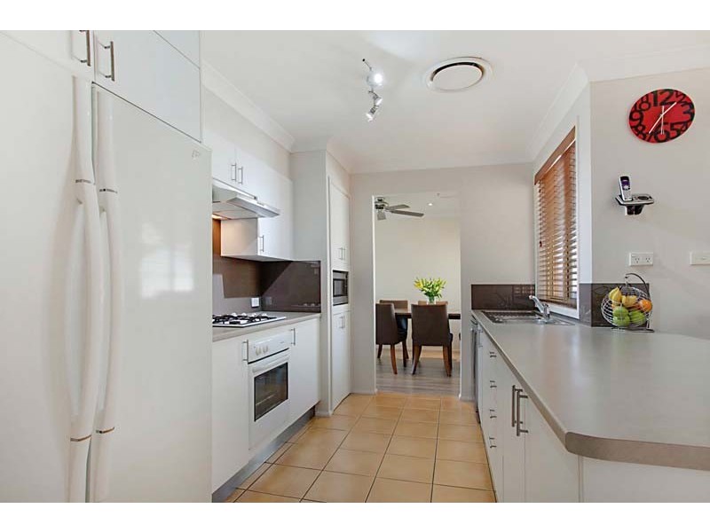 10 Fullerton Circuit, St Helens Park NSW 2560