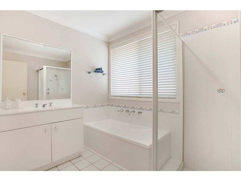 10 Fullerton Circuit, St Helens Park NSW 2560