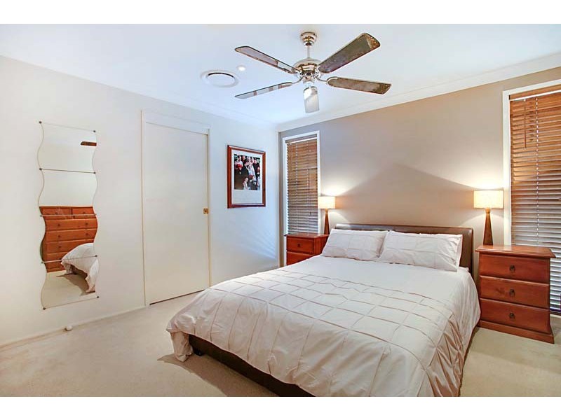 10 Fullerton Circuit, St Helens Park NSW 2560