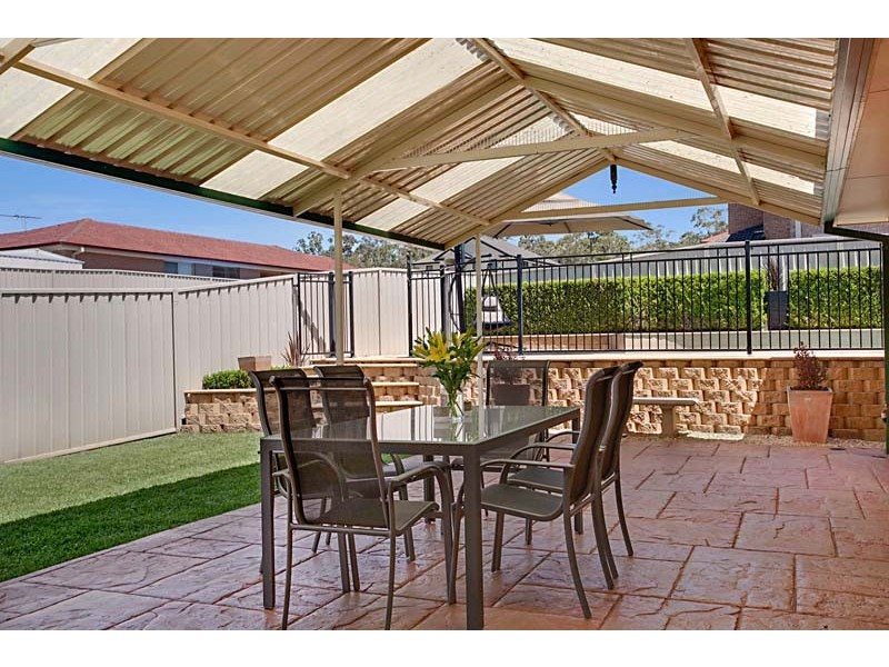 10 Fullerton Circuit, St Helens Park NSW 2560