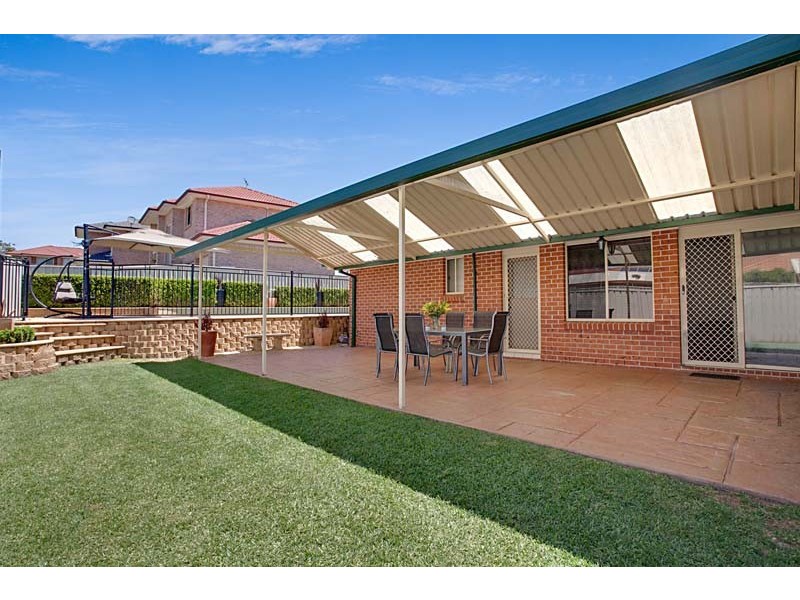 10 Fullerton Circuit, St Helens Park NSW 2560