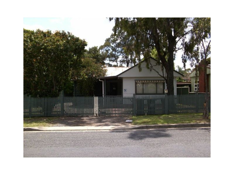 10 Cambridge Street, Ingleburn NSW 2565