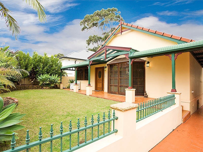 8 Yuruga Ave, Caringbah NSW 2229