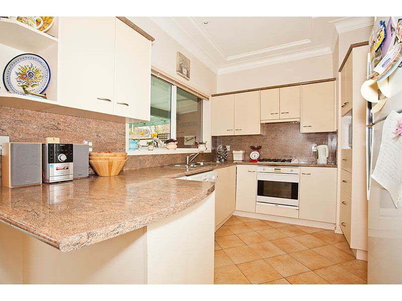 28 Gundain Ave, Kirrawee NSW 2232