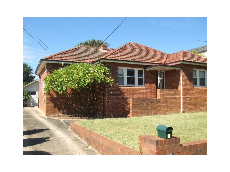 8 Sylvania Rd, Sylvania NSW 2224