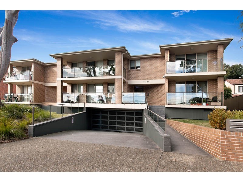 4/72-74 Talara Rd, Gymea NSW 2227