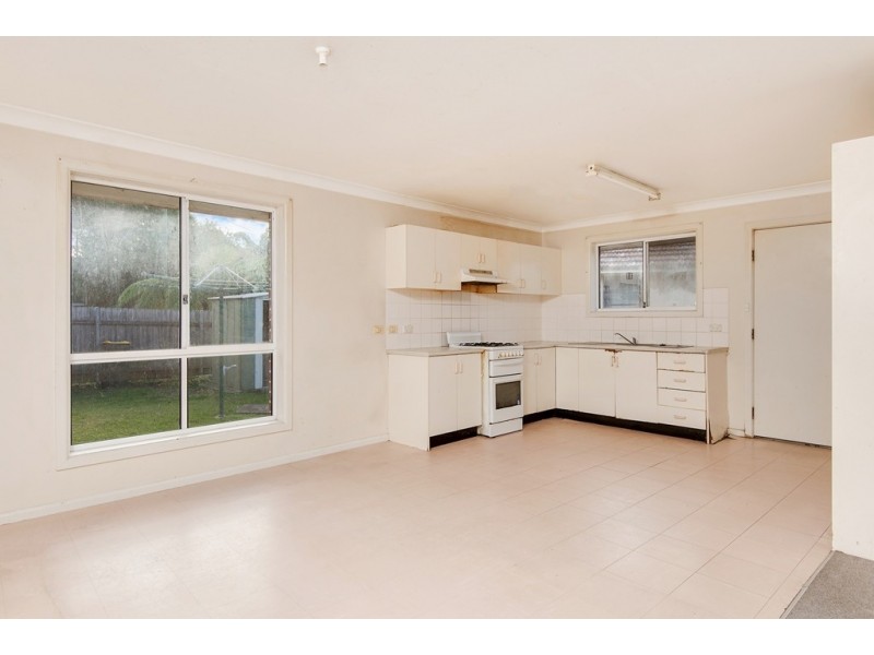 8 The Circle, Narraweena NSW 2099