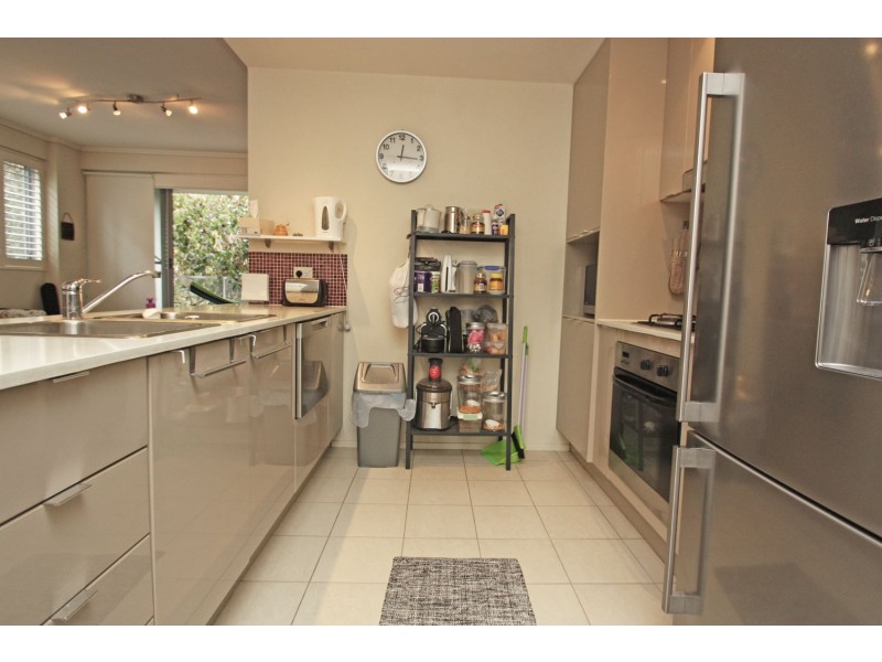 B16/31-37 Pacific Parade, Dee Why NSW 2099