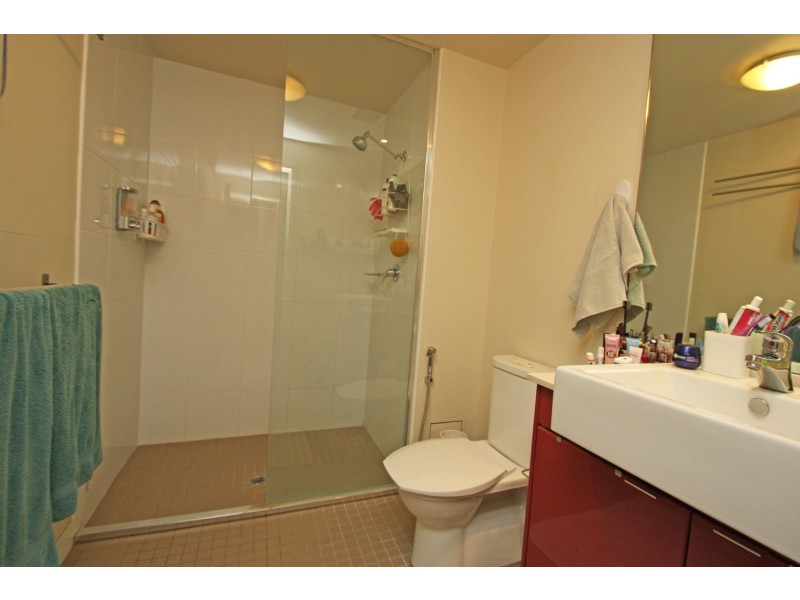 B16/31-37 Pacific Parade, Dee Why NSW 2099