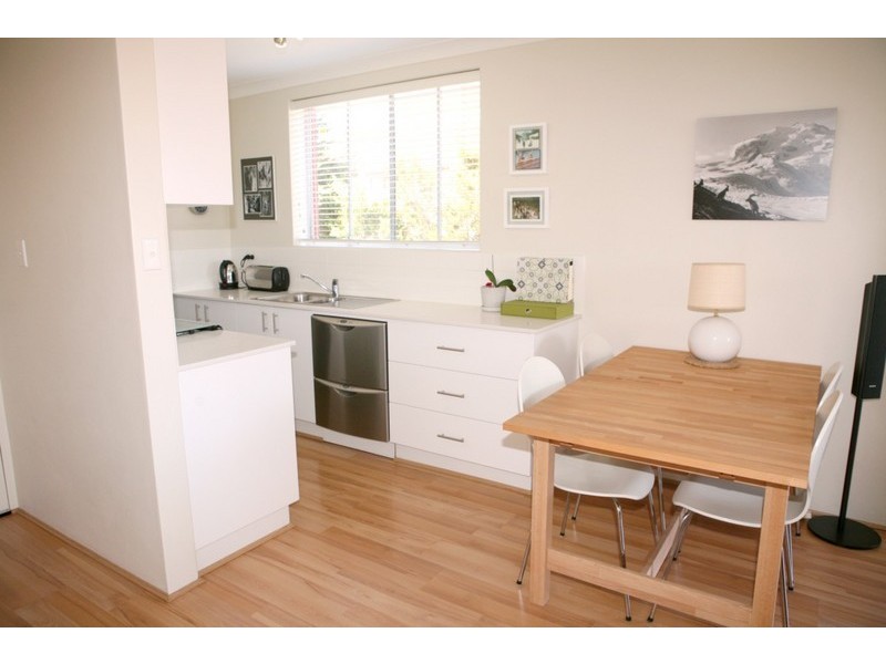 4/16 Wyadra Avenue, Freshwater NSW 2096