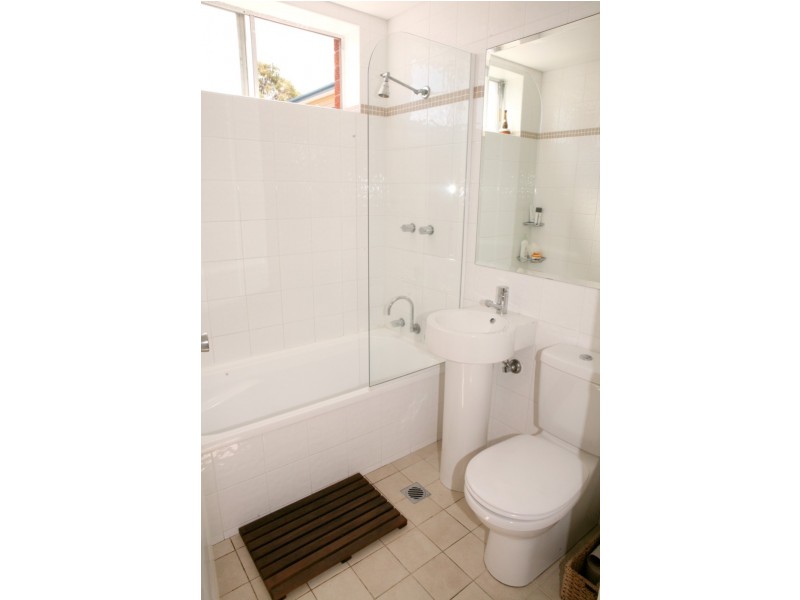 4/16 Wyadra Avenue, Freshwater NSW 2096