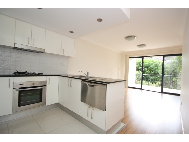 8/82-82a OLD PITTWATER ROAD, Brookvale NSW 2100