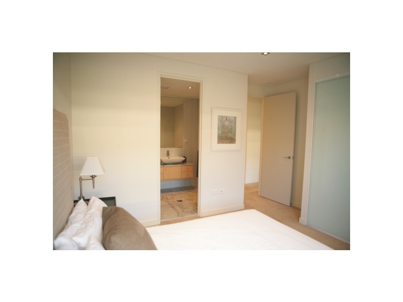 1/20 Hawkesbury Avenue, Dee Why NSW 2099