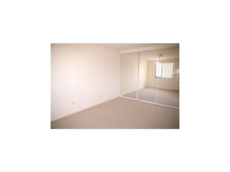 25/10-12 OAKS AVENUE, Dee Why NSW 2099