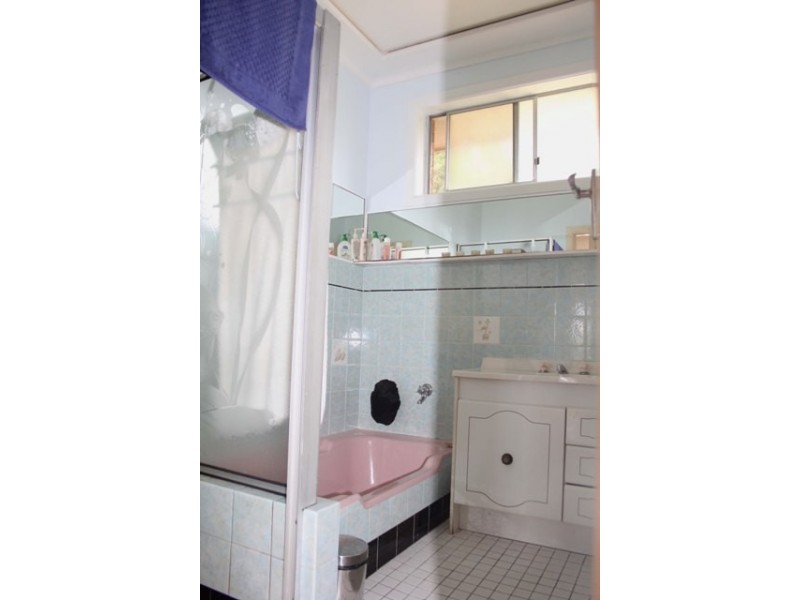 4 BELLEVUE PLACE, Curl Curl NSW 2096