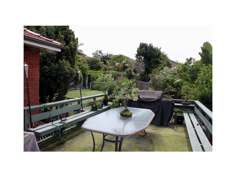 4 BELLEVUE PLACE, Curl Curl NSW 2096