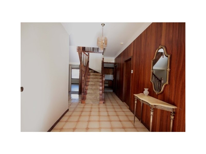 73 McIntosh Road, Narraweena NSW 2099