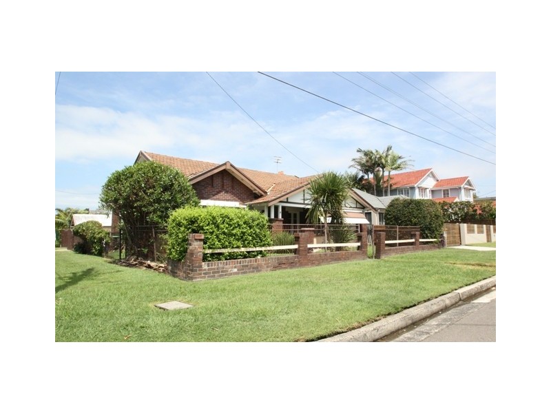 4 Brissenden Ave, Collaroy Beach NSW 2097