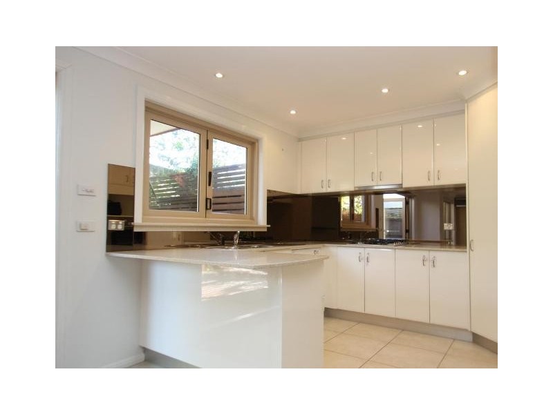 11 Lorikeet Grove, Warriewood NSW 2102