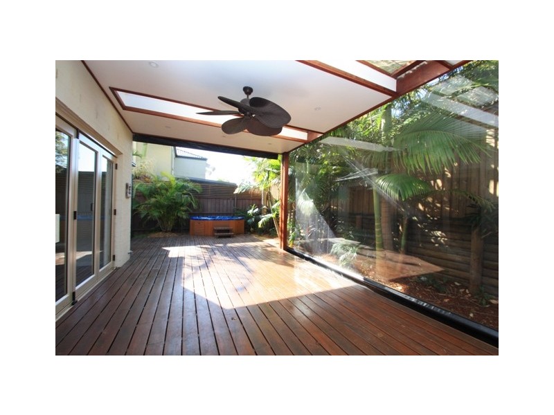 11 Lorikeet Grove, Warriewood NSW 2102