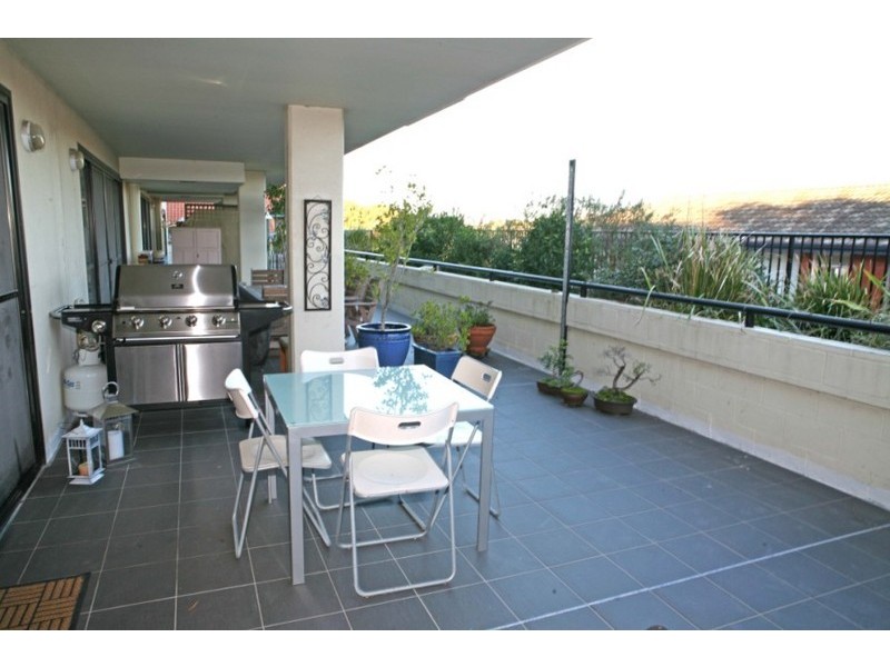 SOLD 2/13-15 Francis Street, Dee Why NSW 2099