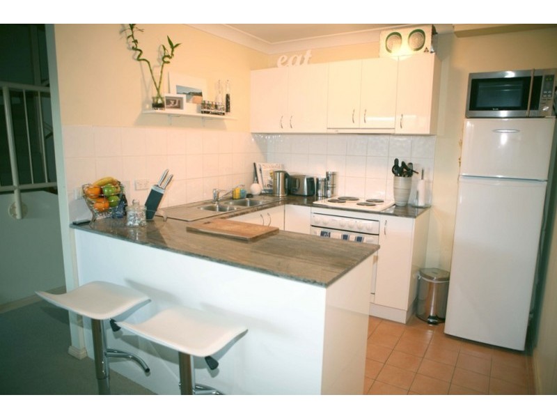 SOLD 2/13-15 Francis Street, Dee Why NSW 2099