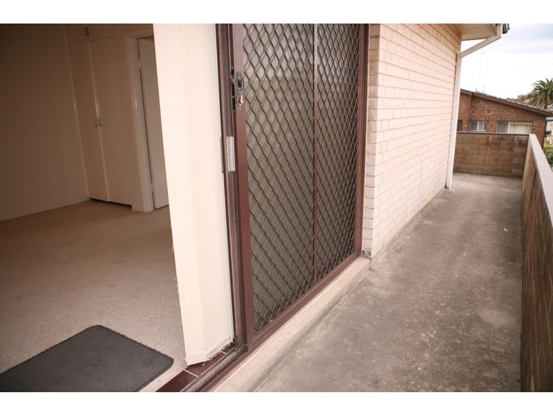 JUST SOLD!!!!! 8/10 Wheeler Parade, Dee Why NSW 2099