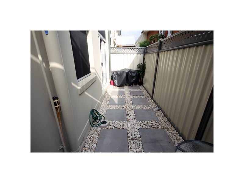 2/5 Beacon Hill Road, Brookvale NSW 2100