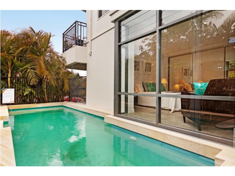 2/24 Clarence Avenue, Dee Why NSW 2099